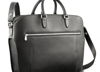 briefcase "Diplomat" largeur 48 ou 53 cm. Extérieur et poches intérieures en cuir de Veau grainé, Doublure en toile satin, Bijouterie plaqué Palladium. à partir de 4622.00 €