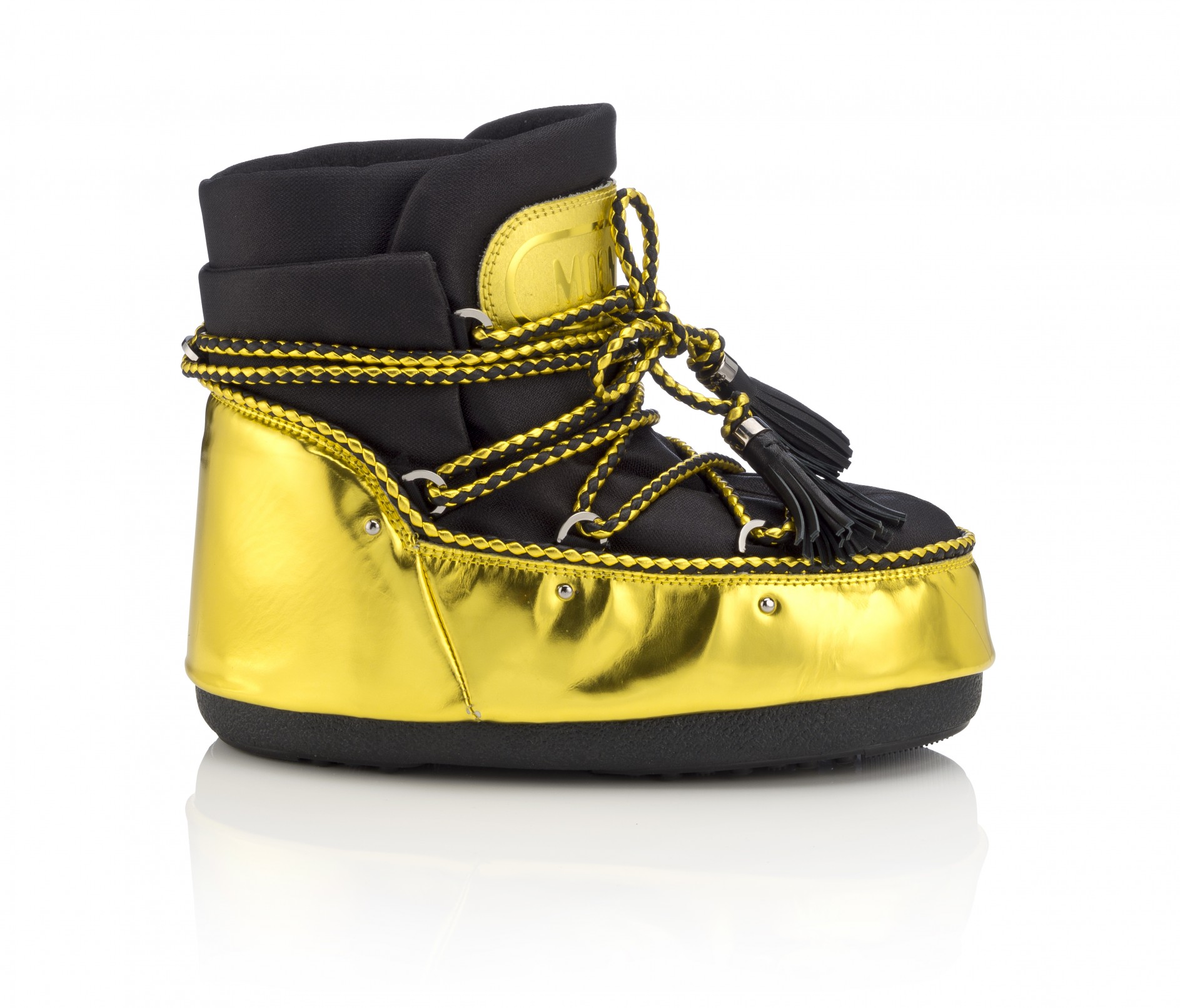 Мун бутс. Moon Boots Jimmy Choo. Jimmy Choo Moon Boot. Мунбуты Джимми Чу. Чу Мун.