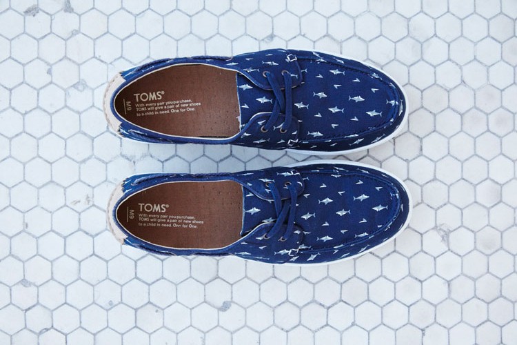 toms--one-for-one--shark-attack---1